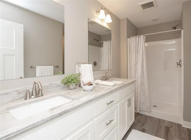 $549,900 | 5913 Rub-Of-The-Green Street, St. Cloud, MN 56304