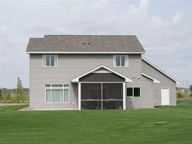 $549,900 | 5913 Rub-Of-The-Green Street, St. Cloud, MN 56304