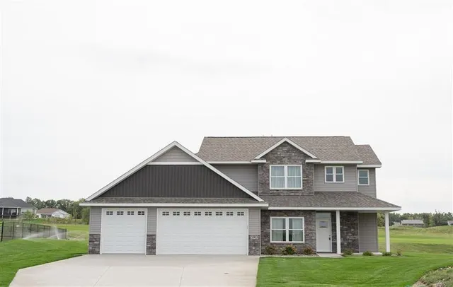 $549,900 | 5913 Rub-Of-The-Green Street, St. Cloud, MN 56304