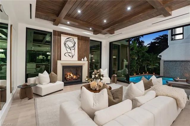 $12,900,000 | 273 10th Avenue South, Naples, FL 34102