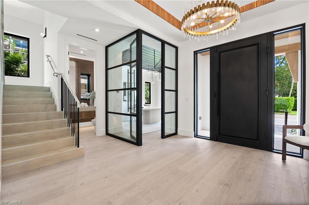 273 10th Avenue South Naples, FL 34102 - Photo 4 of 13