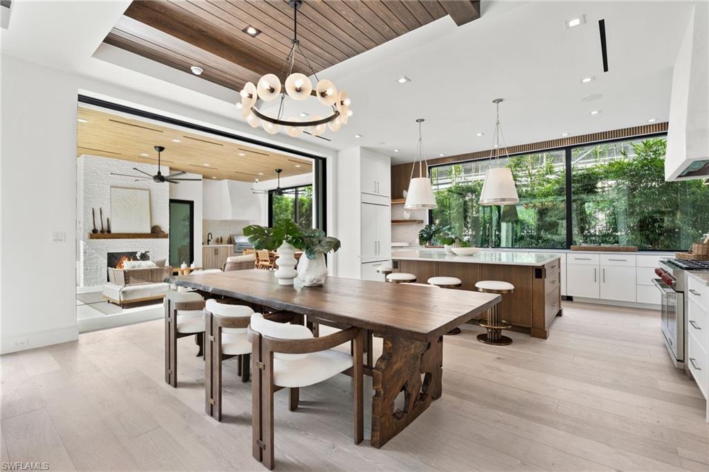 273 10th Avenue South Naples, FL 34102 - Photo 6 of 13