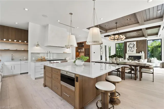 $12,900,000 | 273 10th Avenue South, Naples, FL 34102