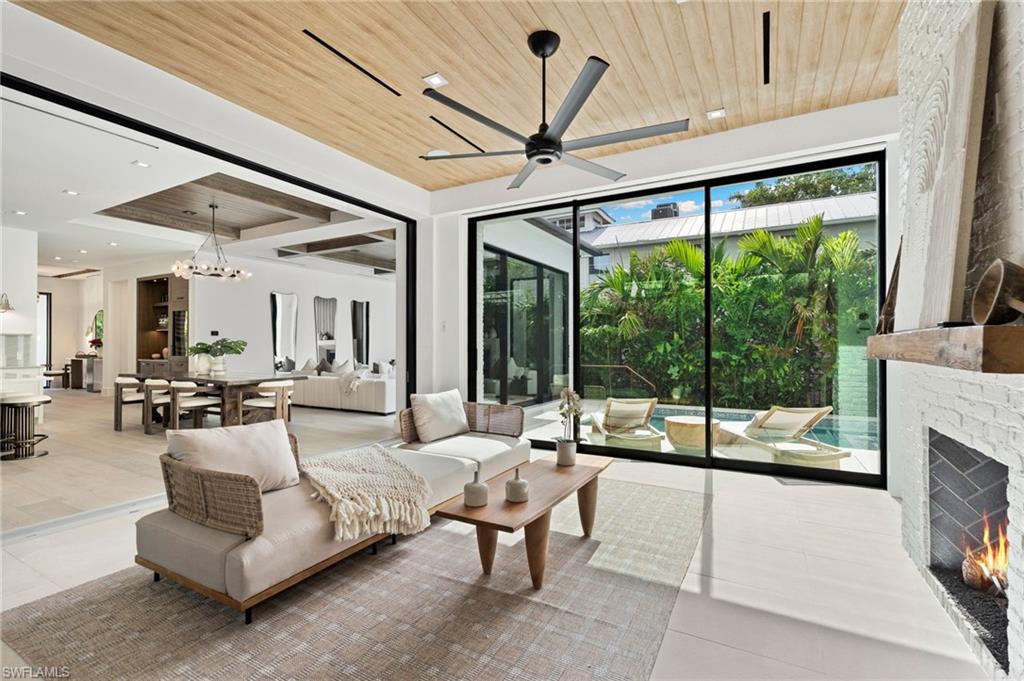 273 10th Avenue South Naples, FL 34102 - Photo 8 of 13