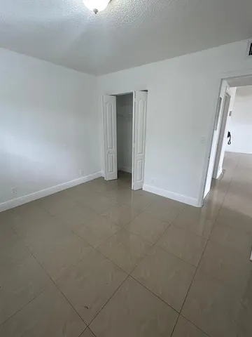 $1,700 | 110 Southeast 2nd Street, Unit 201, Hallandale Beach, FL 33009