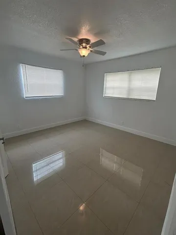 $1,700 | 110 Southeast 2nd Street, Unit 201, Hallandale Beach, FL 33009