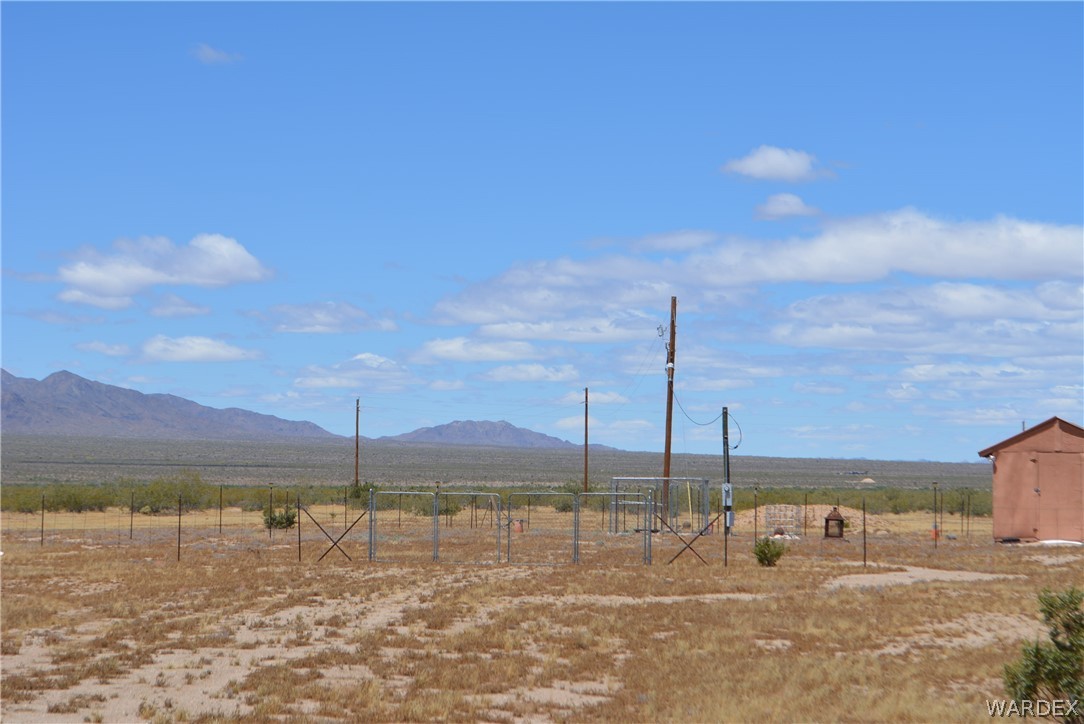 20657 South Gene Autry Road Yucca, AZ 86438 - Photo 12 of 26 Gallery Image 12