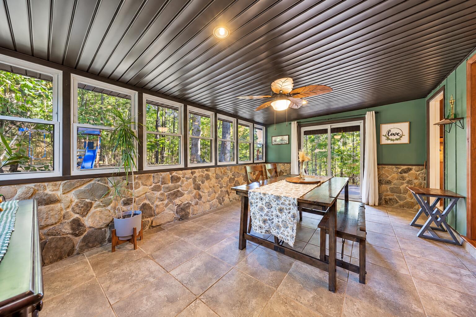 1182 Rabbit Drive Thaxton, VA 24174 - Photo 14 of 90 Sunroom