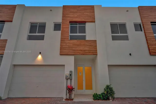 $975,000 | 1801 Northeast 13th Street, Unit 1823, Fort Lauderdale, FL 33304