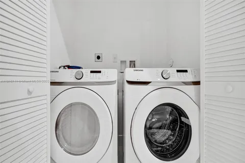 $975,000 | 1801 Northeast 13th Street, Unit 1823, Fort Lauderdale, FL 33304