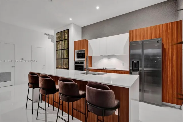 $975,000 | 1801 Northeast 13th Street, Unit 1823, Fort Lauderdale, FL 33304