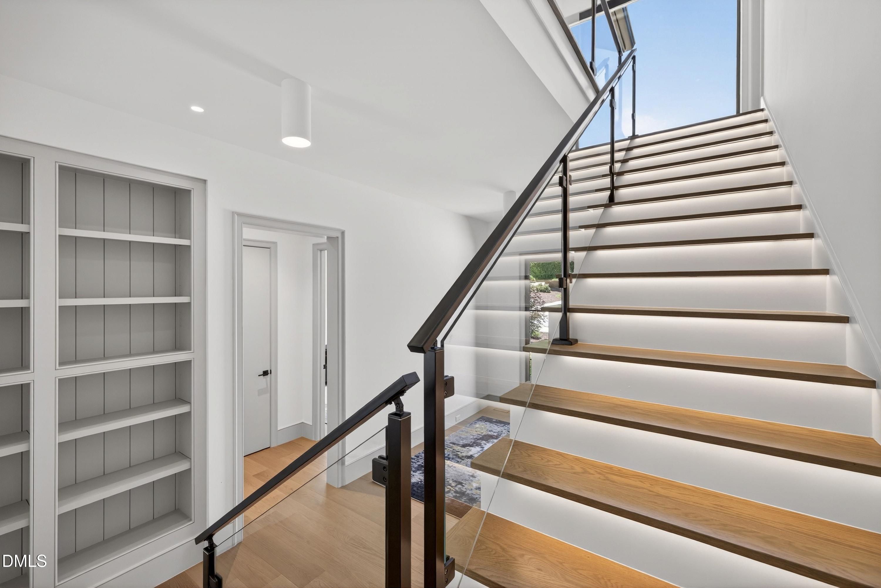 838 Woodburn Road Raleigh, NC 27605 - Photo 5 of 100