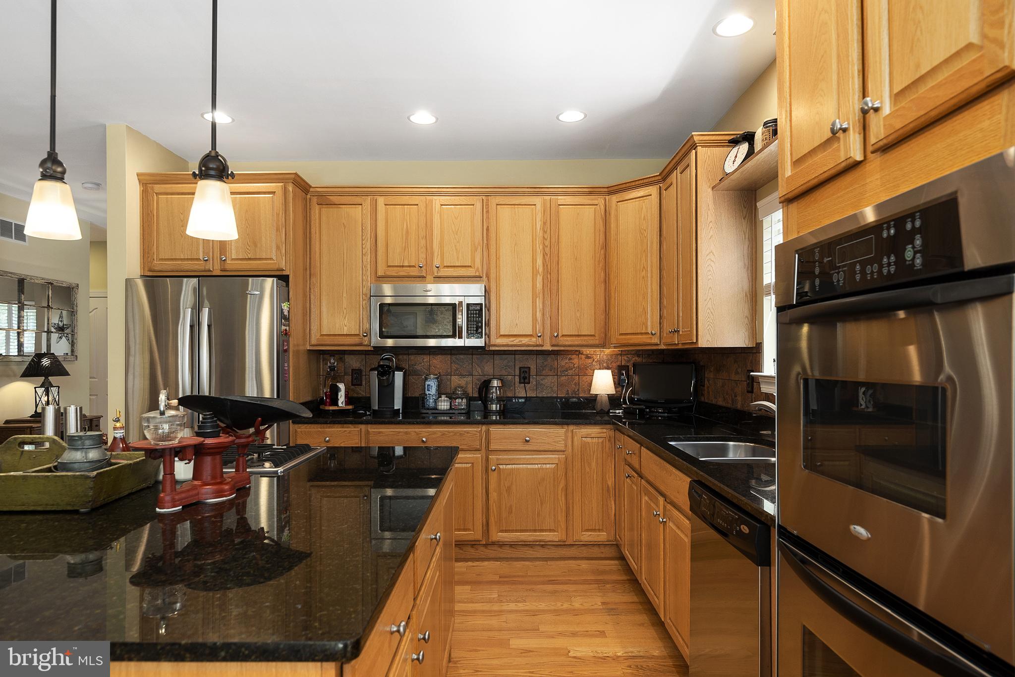 73 Devalinder Drive Newark, DE 19702 - Photo 9 of 28 Double Wall Ovens, Recessed Lighting