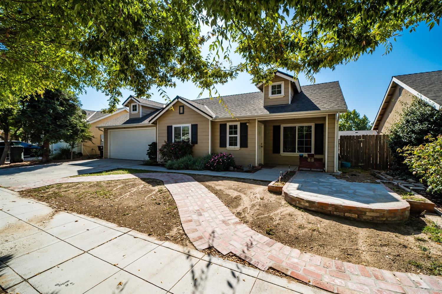 359 East Huntsman Avenue Reedley, CA 93654 - Photo 1 of 25 Gallery Image 1