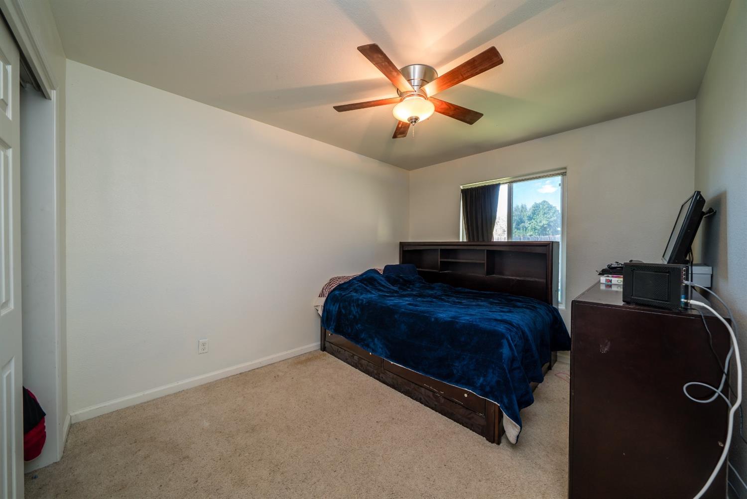 359 East Huntsman Avenue Reedley, CA 93654 - Photo 19 of 25 Gallery Image 19