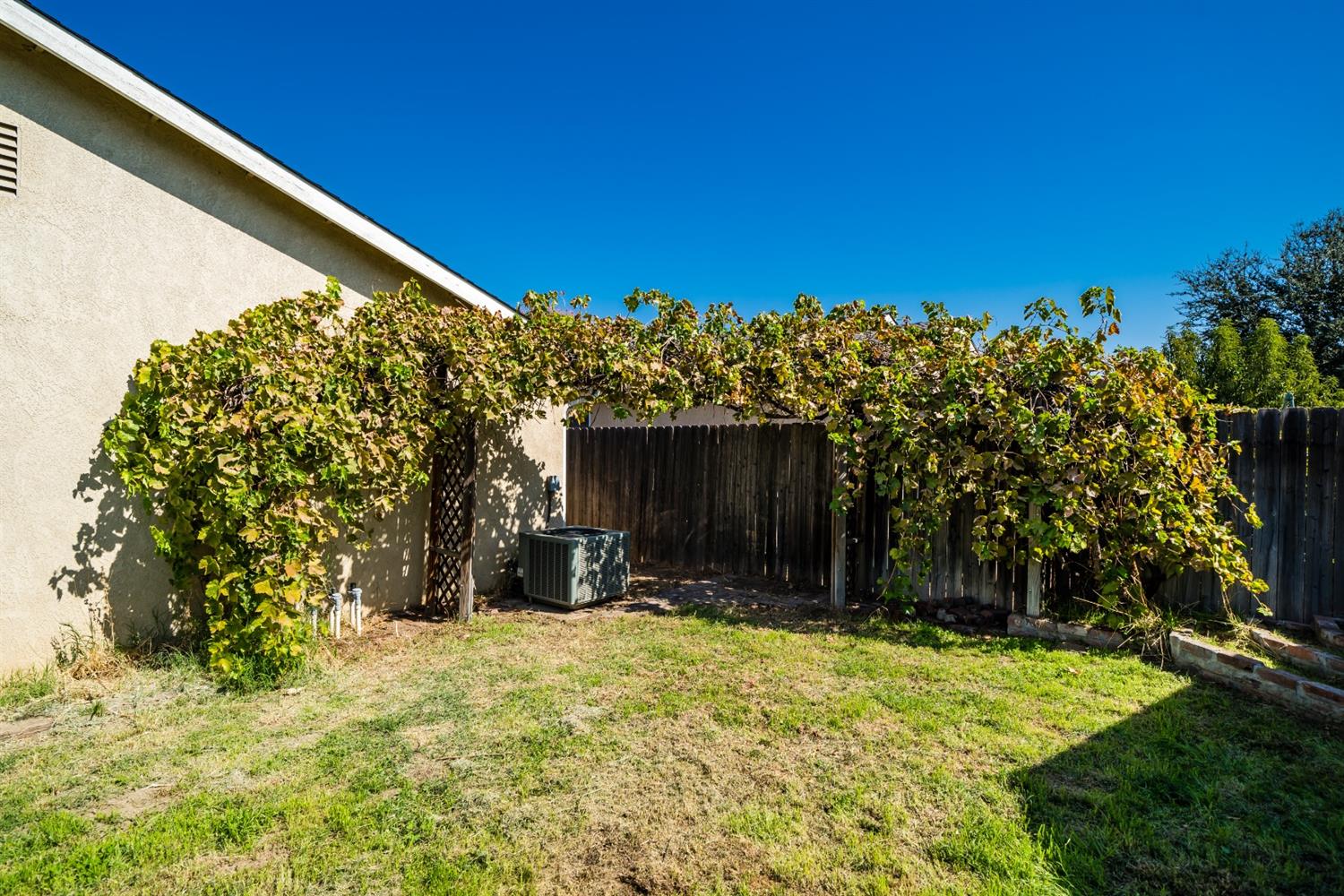 359 East Huntsman Avenue Reedley, CA 93654 - Photo 25 of 25 Gallery Image 25