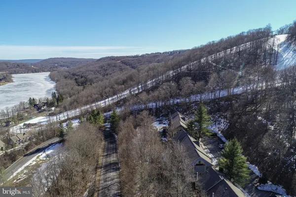 a view of outside area