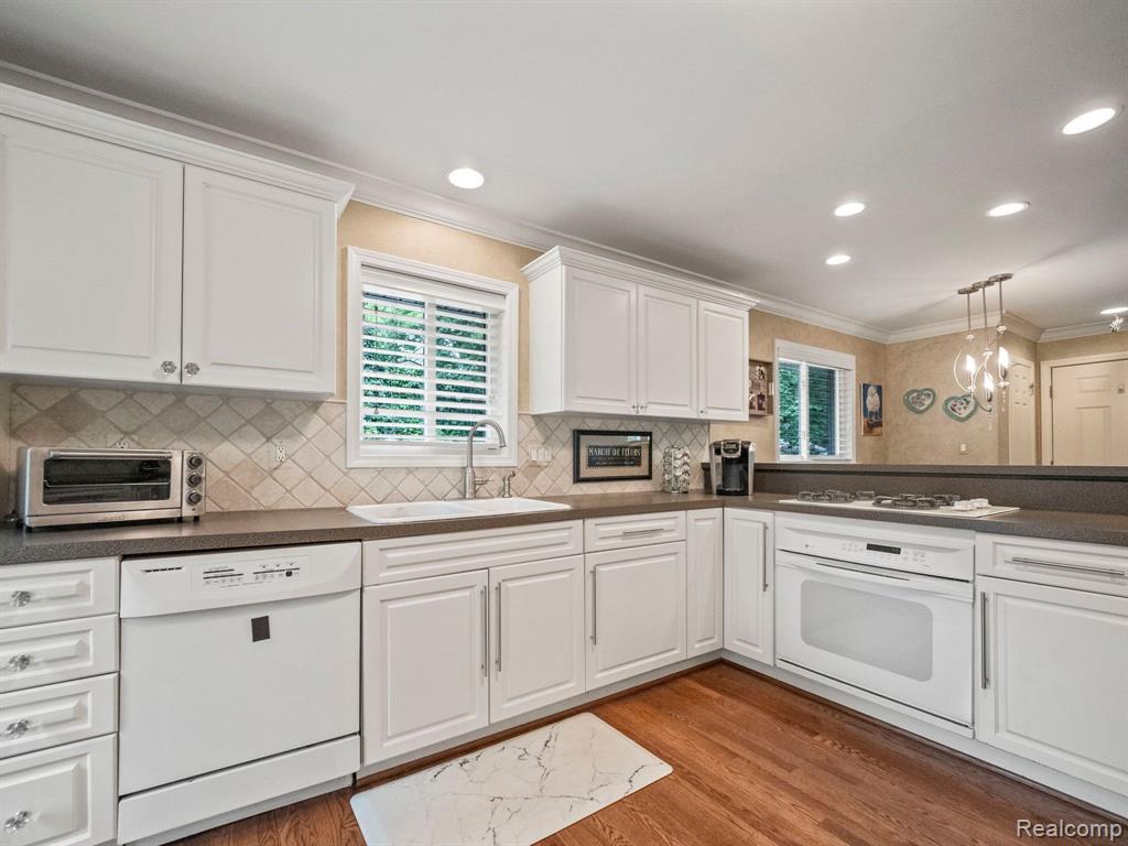 290 Winry Drive Rochester Hills, MI 48307 - Photo 14 of 43