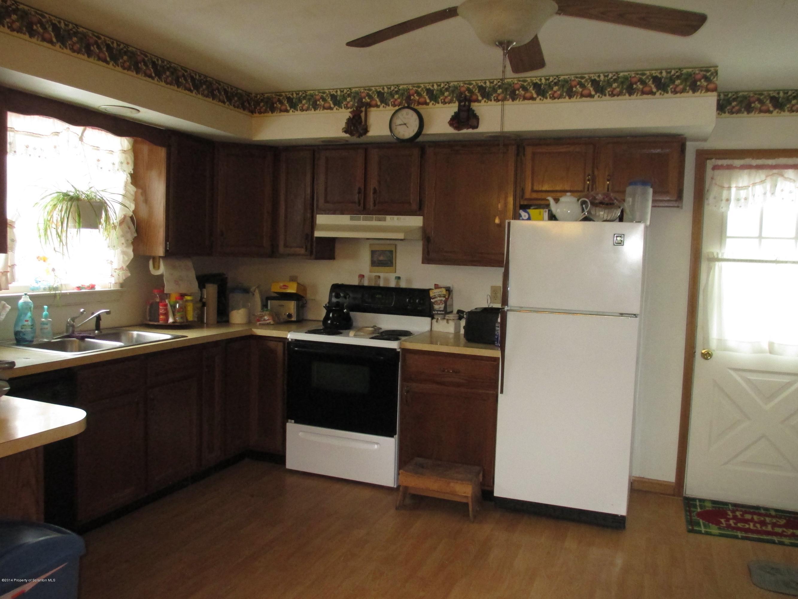 1506 Mt Cobb Road Lake Ariel, PA 18436 - Photo 3 of 11 Gallery Image 3