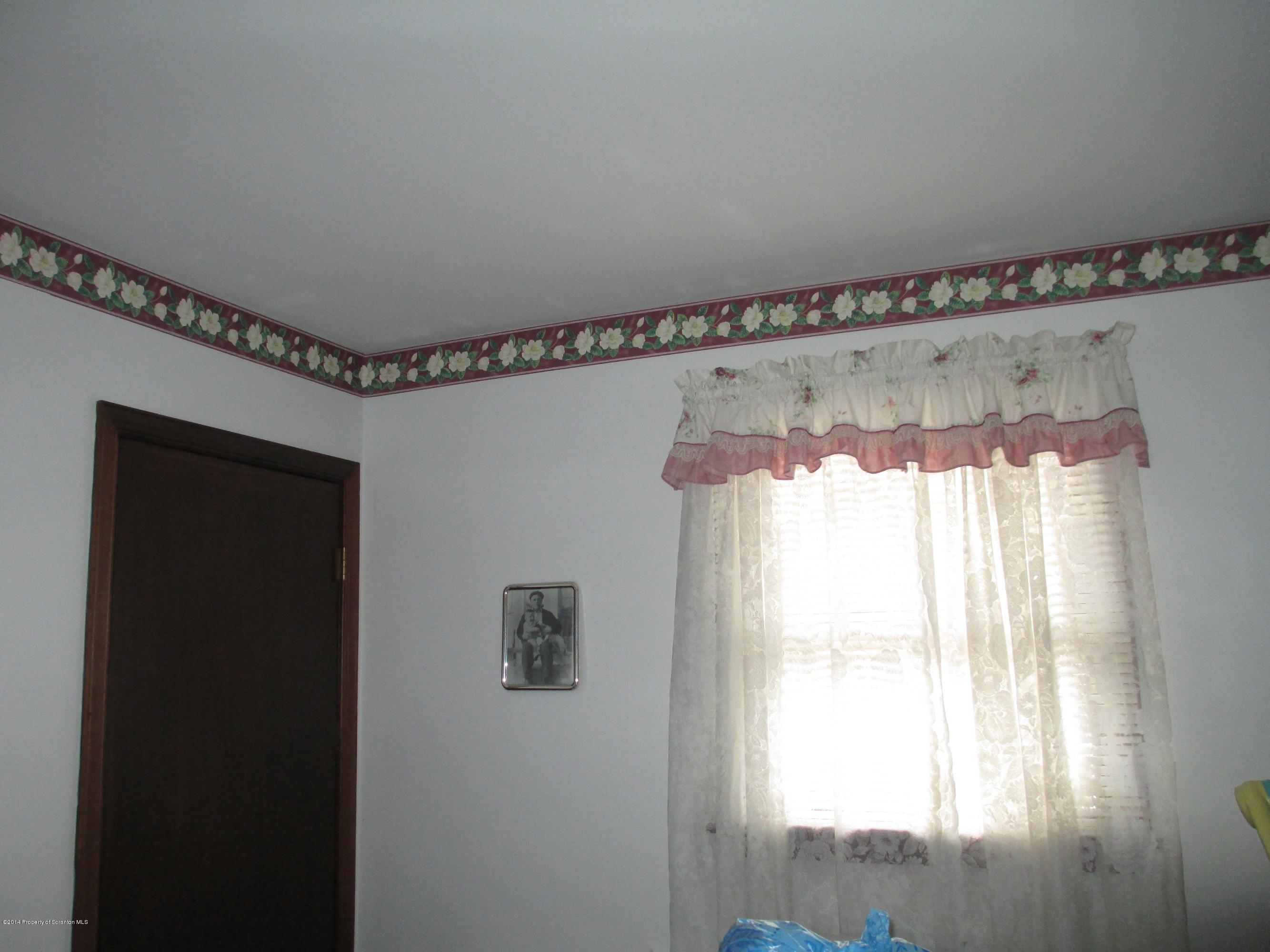 1506 Mt Cobb Road Lake Ariel, PA 18436 - Photo 8 of 11 Gallery Image 8