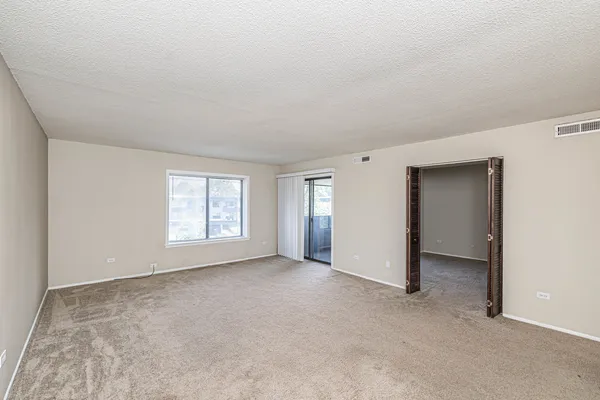 $1,800 | 1255 North Sterling Avenue, Unit 201, Palatine, IL 60067