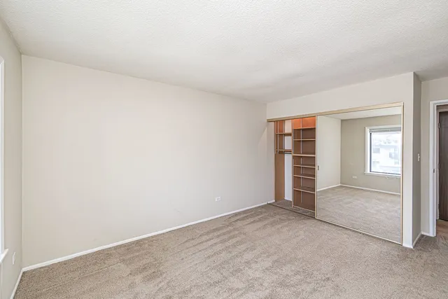 $1,800 | 1255 North Sterling Avenue, Unit 201, Palatine, IL 60067