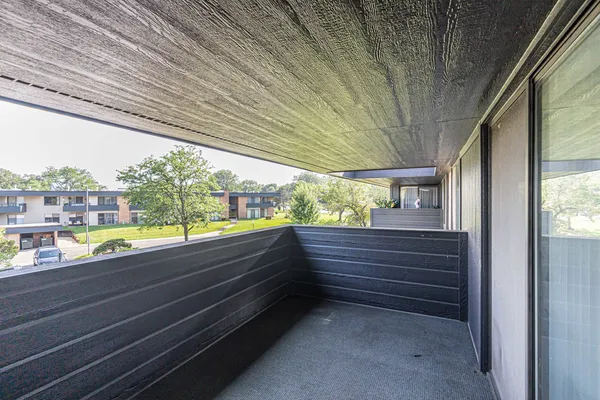 $1,800 | 1255 North Sterling Avenue, Unit 201, Palatine, IL 60067