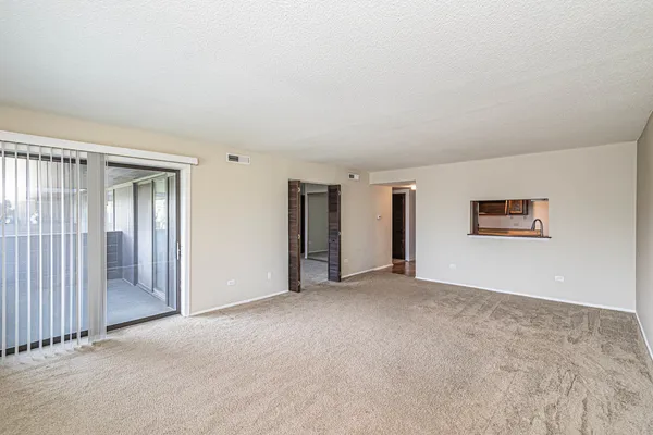 $1,800 | 1255 North Sterling Avenue, Unit 201, Palatine, IL 60067