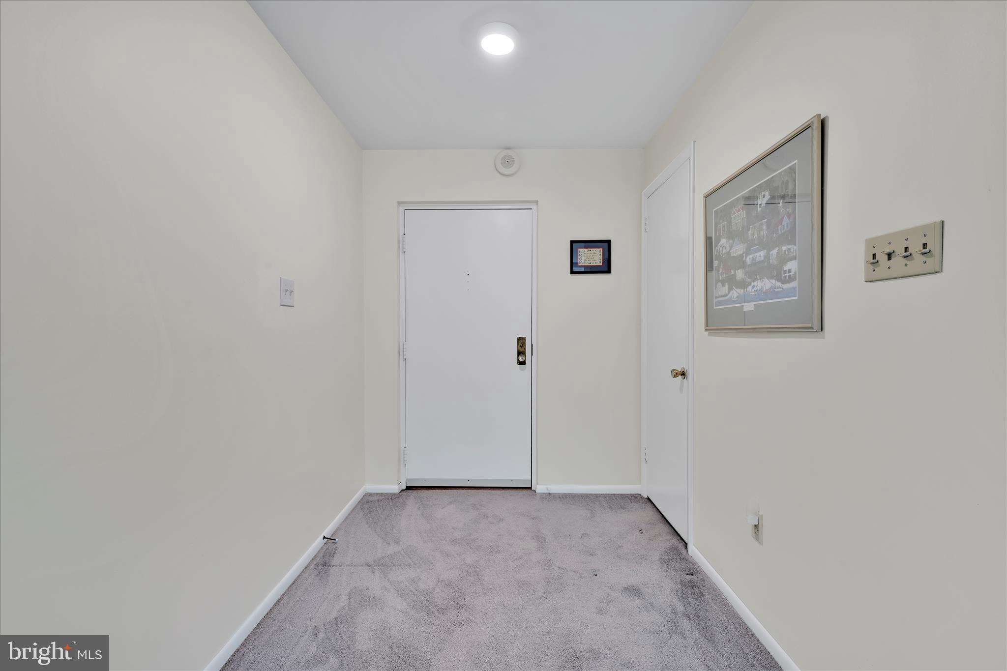 1375 Pershing Boulevard, Unit 608 Reading, PA 19607 - Photo 3 of 29 Foyer