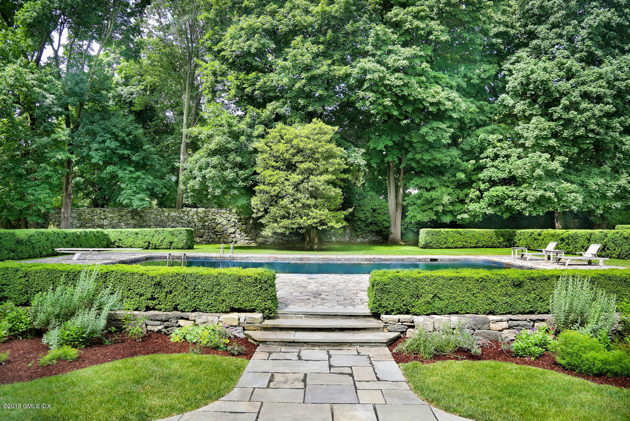 70 Midwood Road Greenwich, CT 06830 - Photo 2 of 26 a view of a park with large trees