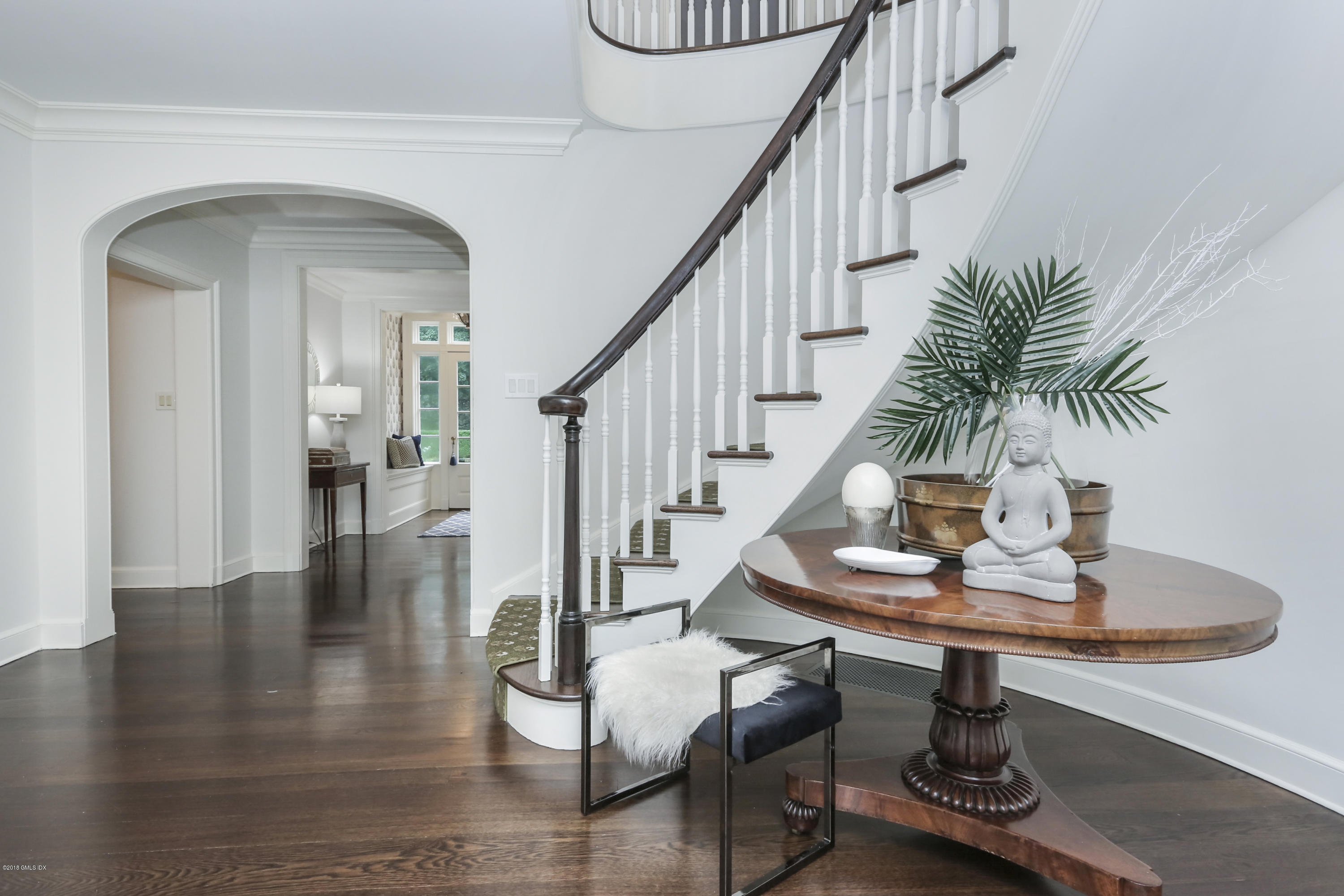 70 Midwood Road Greenwich, CT 06830 - Photo 4 of 26 a view of entryway and hall