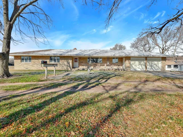 $500,000 | 806 East Rosewood Street, Rose Hill, KS 67133