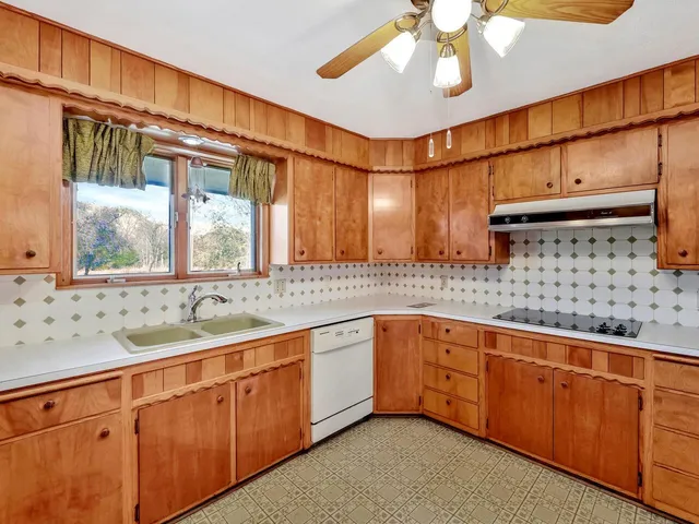 $500,000 | 806 East Rosewood Street, Rose Hill, KS 67133