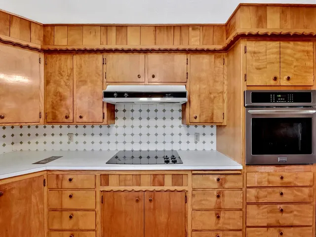 $500,000 | 806 East Rosewood Street, Rose Hill, KS 67133