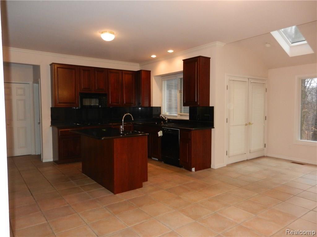 3706 Heron Ridge Drive Rochester Hills, MI 48309 - Photo 19 of 45