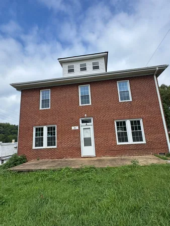 $738 | 31 Linden Road, Unit 1, Bassett, VA 24055