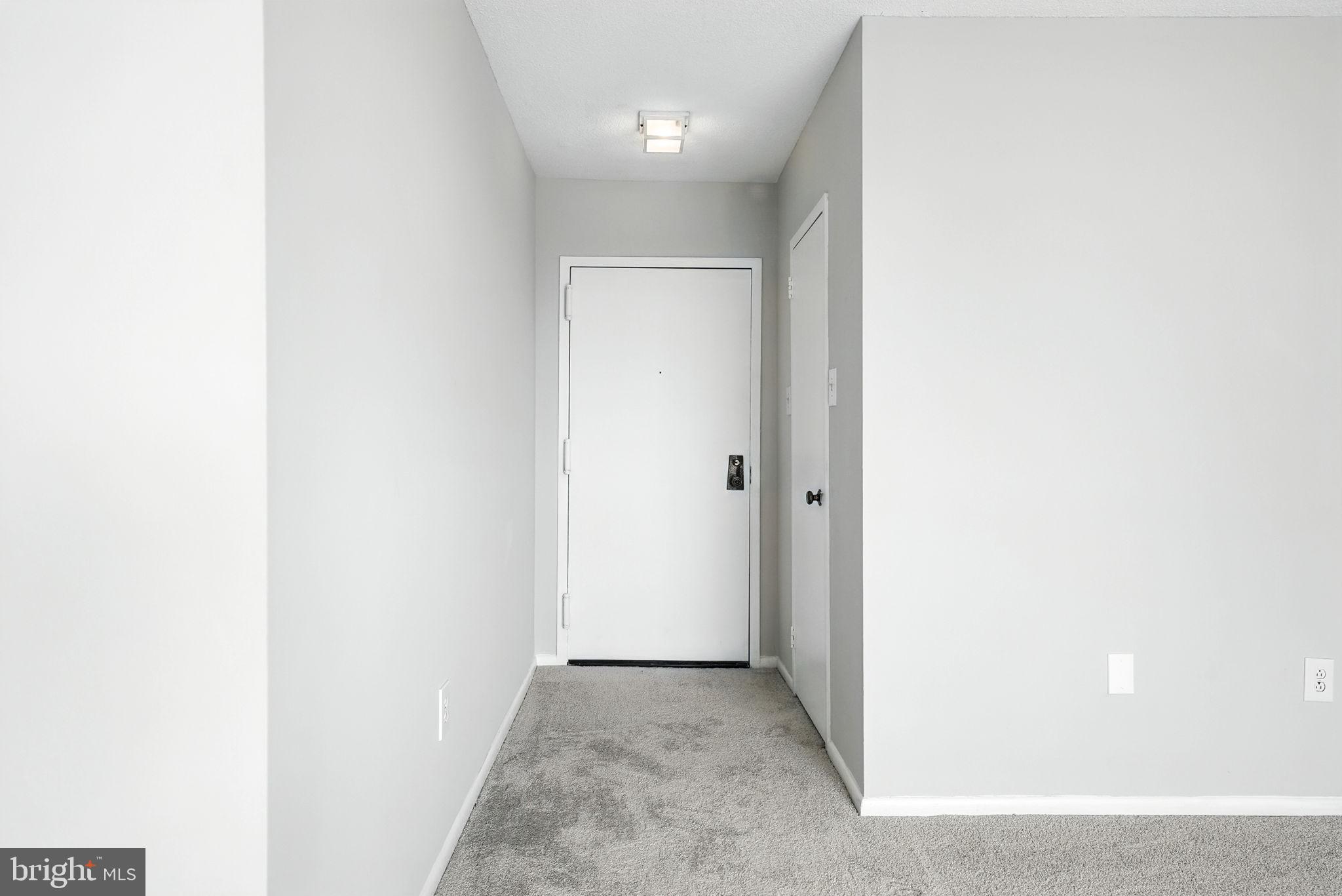 2059 Huntington Avenue, Unit 503 Alexandria, VA 22303 - Photo 21 of 22 a view of a hallway