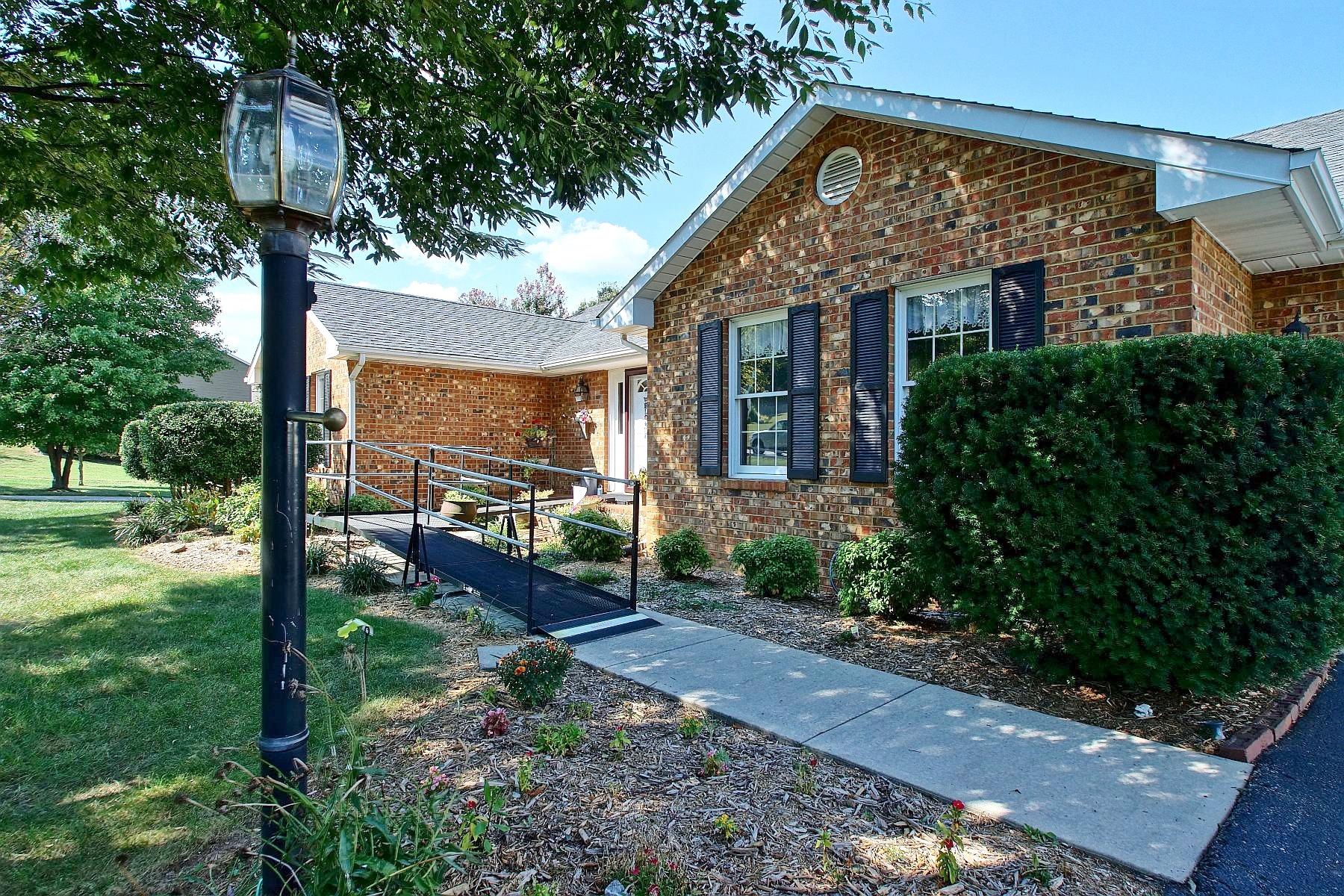 607 Stayman Road Roanoke, VA 24019 - Photo 4 of 73 DSC01010