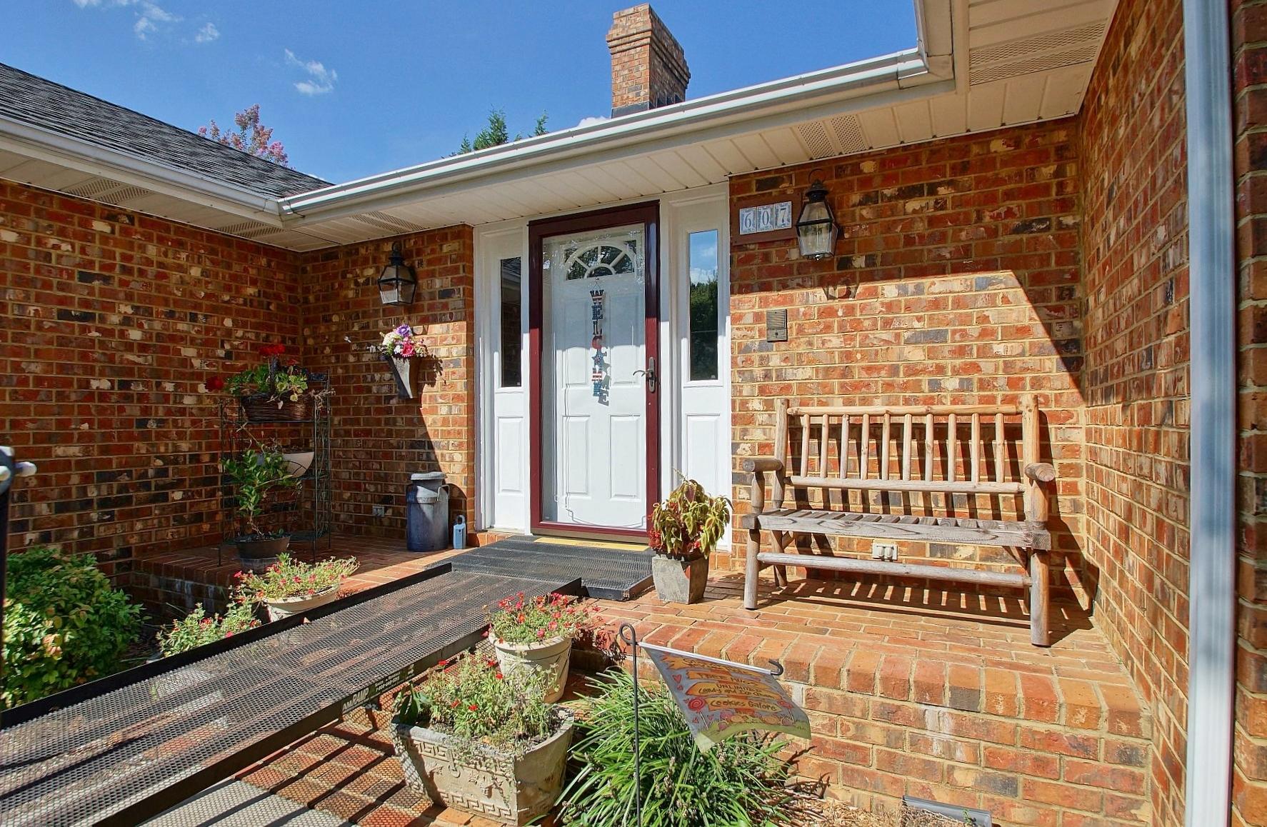 607 Stayman Road Roanoke, VA 24019 - Photo 6 of 73 DSC01014
