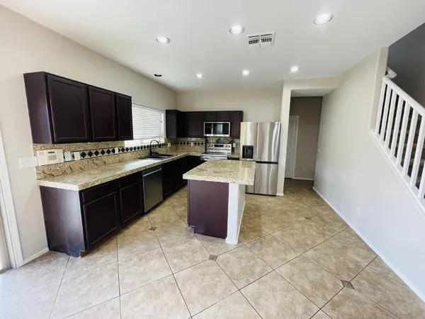$1,700 | 45811 West Amsterdam Road, Maricopa, AZ 85139