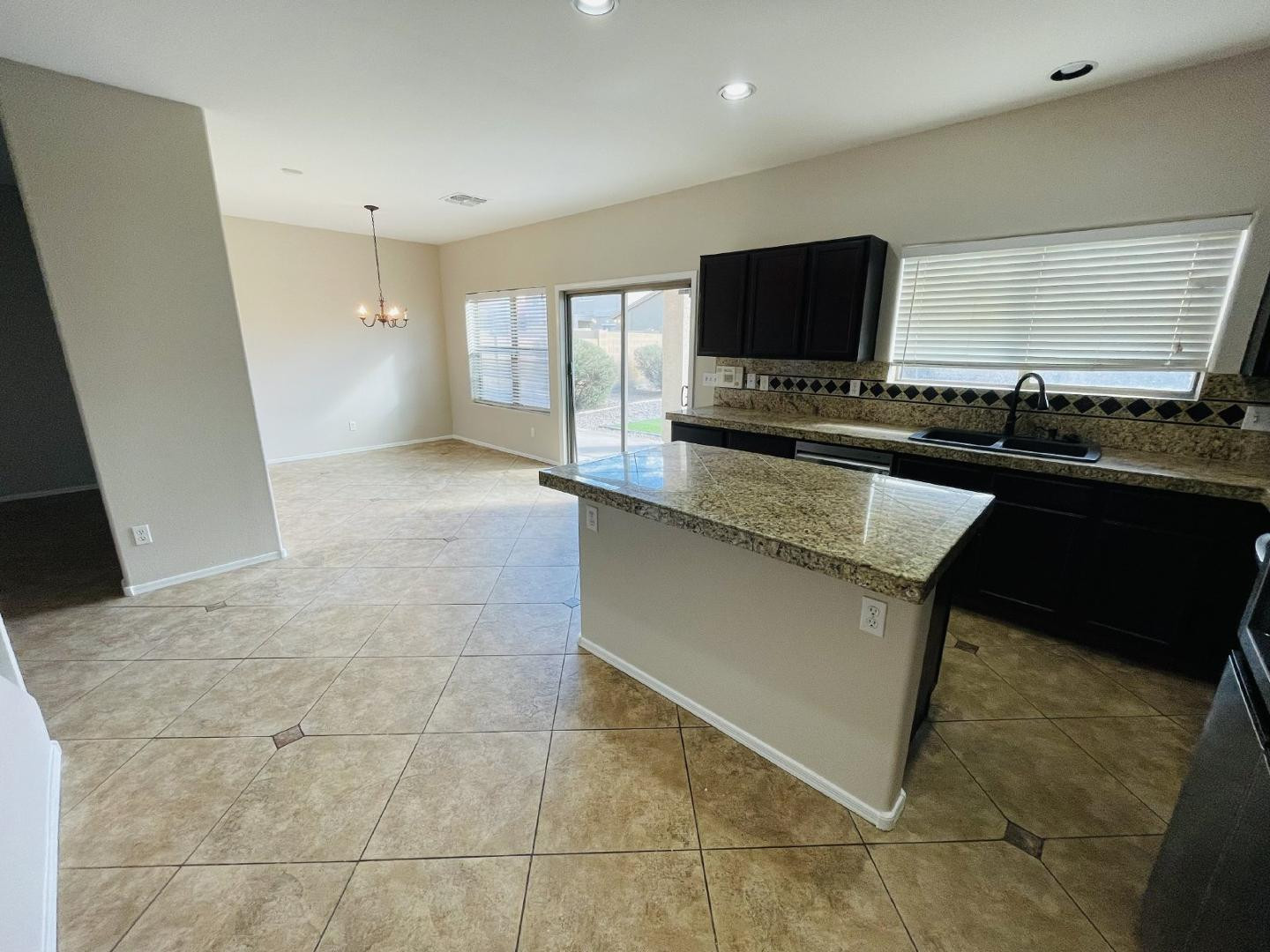 45811 West Amsterdam Road Maricopa, AZ 85139 - Photo 4 of 19 Photo #4