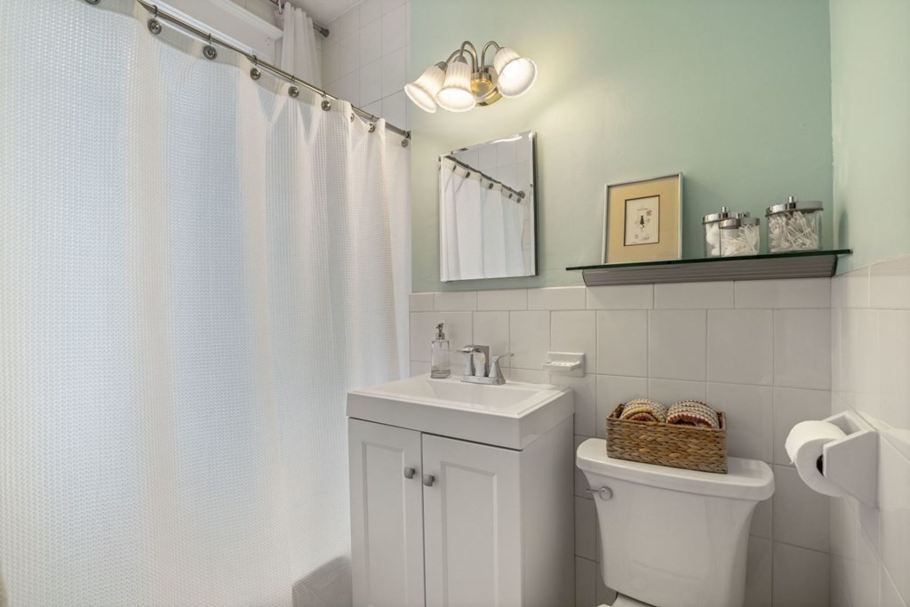 8 Kinross Road, Unit 11 Boston, MA 02135 - Photo 13 of 17 Gallery Image 13