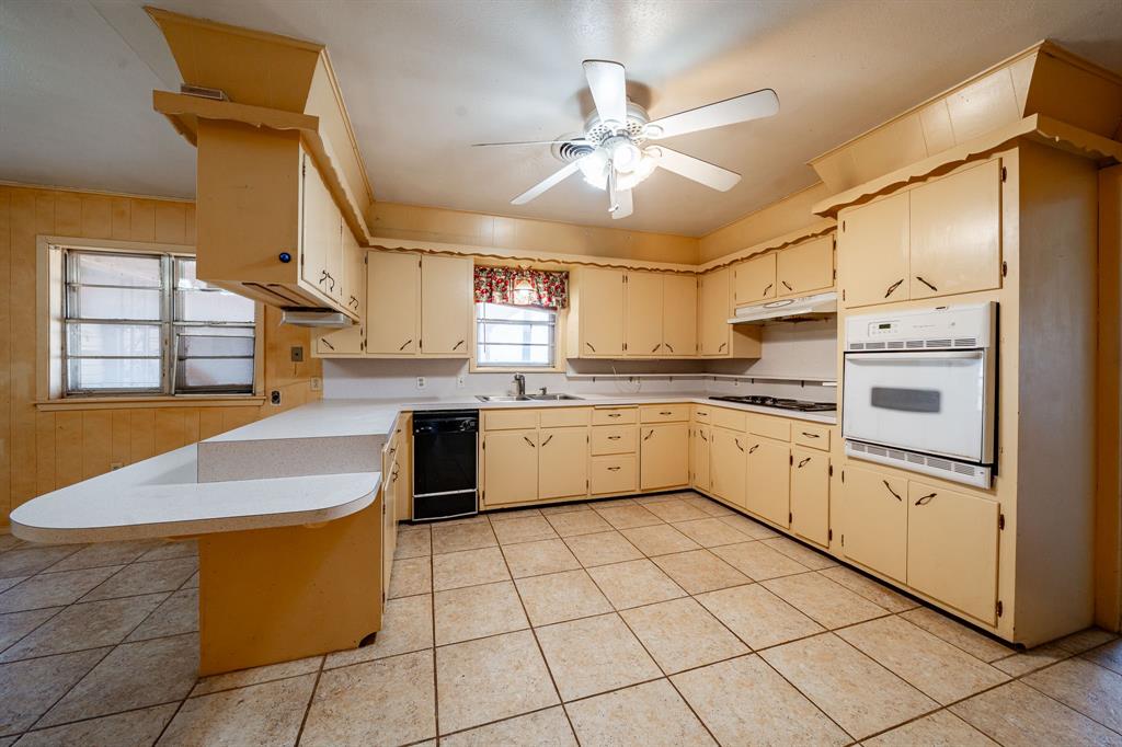 1105 County Road 345 Rotan, TX 79546 - Photo 7 of 21