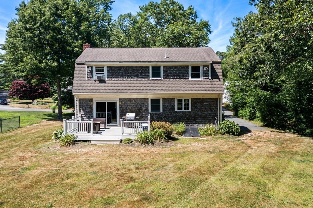 36 Mattapoisett Road Acushnet, MA 02743 - Photo 3 of 26 Gallery Image 3