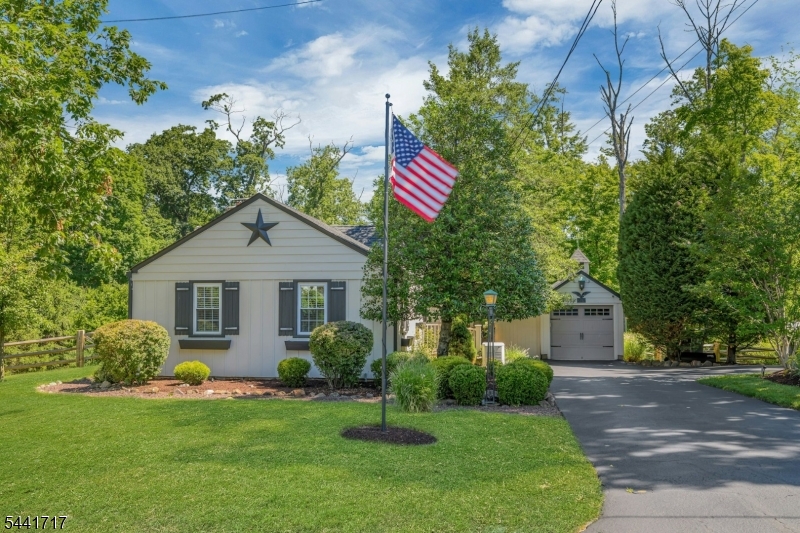 215 Mountainview Road Warren, NJ 07059 - Photo 2 of 37
