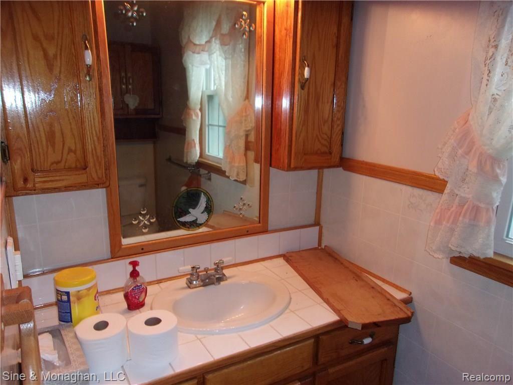8629 Stone Road Algonac, MI 48001 - Photo 30 of 45 100_1401.JPG