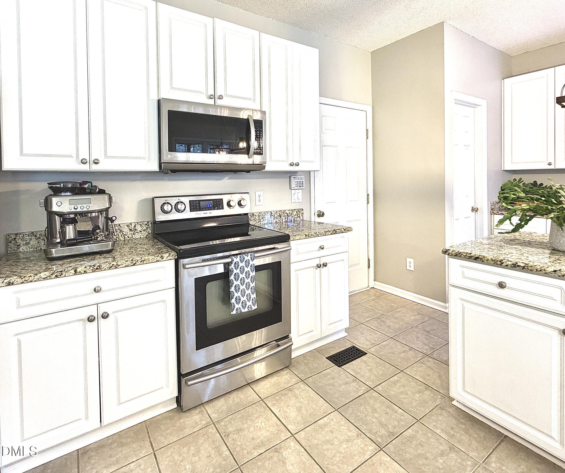 12200 Freemont Lane Raleigh, NC 27613 - Photo 16 of 43 12200FreemontLn_65721_16
