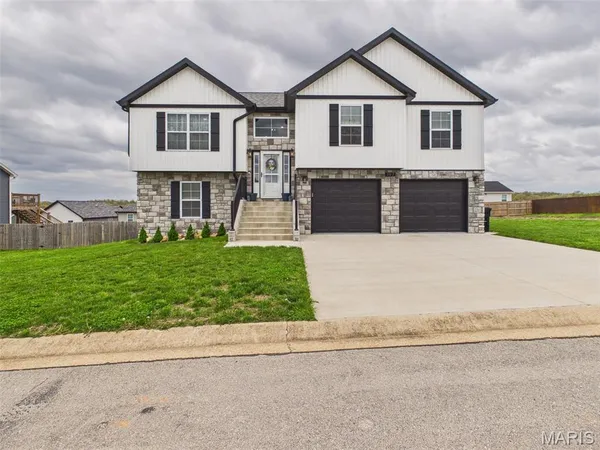 $339,900 | 197 Majestic, Waynesville, MO 65583