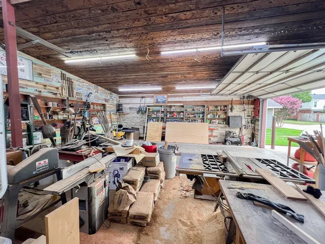 $325,000 | 902 West Elm Street, Olney, TX 76374