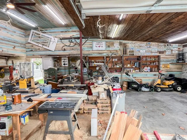 $325,000 | 902 West Elm Street, Olney, TX 76374